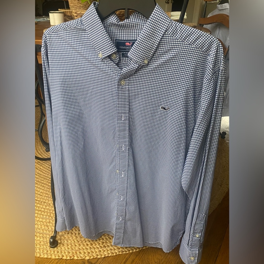 Men's Vineyard Vines Whale Shirt. Size large. Gingham check. NWOT.